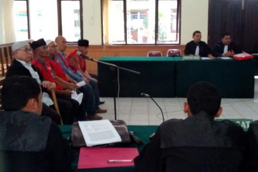 Lima Terdakwa Jalani Sidang Perdana