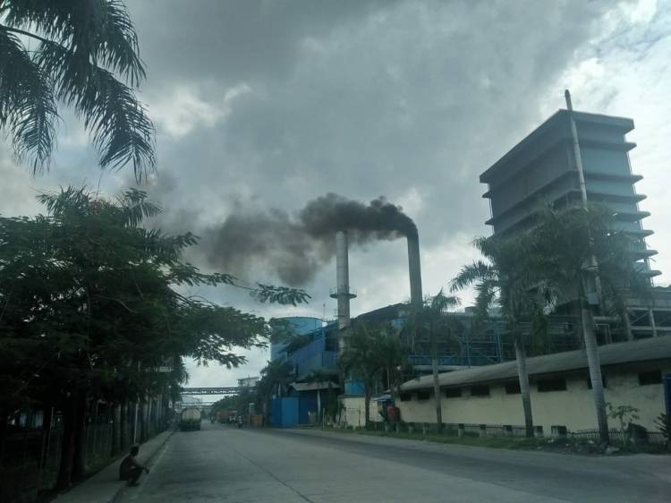 "Bohongi Publik" Cerobong Pabrik Refinery PT Nagamas Palmoil Lestari Dumai Kembali Cemari Udara