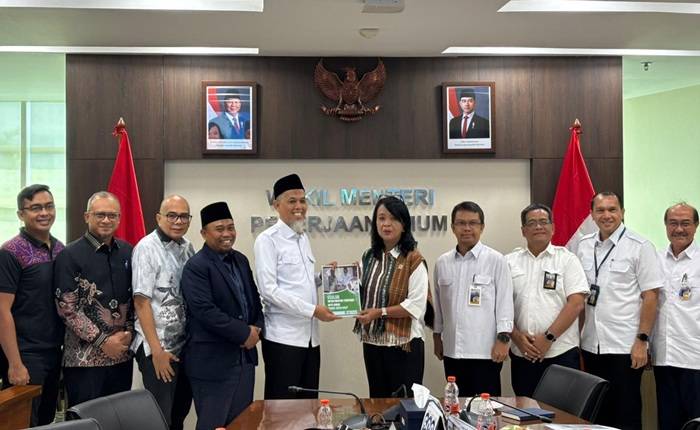 Sinergi Membangun Daerah, Wako H Paisal Temui Wamen PU di Jakarta Bahas Infrastruktur Vital 2026