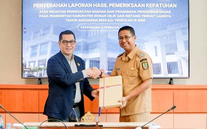 Jhony Charles Terima Laporan Hasil Pemeriksaan Kepatuhan BPK RI, Terkait Sarpras Pendidikan Rohil
