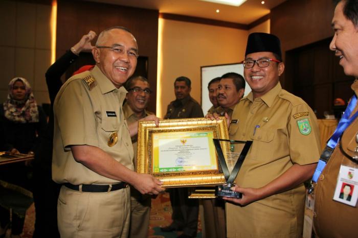 Wakil Walikota Dumai Terima Anugerah Pangripta Nusantara