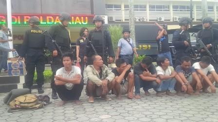 BNN Riau Jaring 8 Orang Mengonsumsi Narkoba