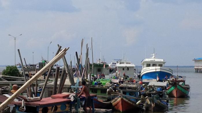 Sejak Banyaknya Pendirian Pabrik Industri Nelayan Terpaksa Melaut Kepulau Sebrang