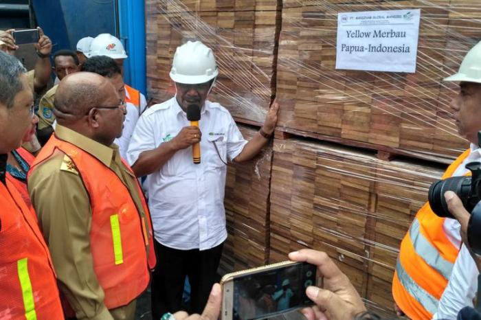 Papua Ekspor 100 Kontainer Kayu Merbau ke China Senilai Rp 22 Miliar