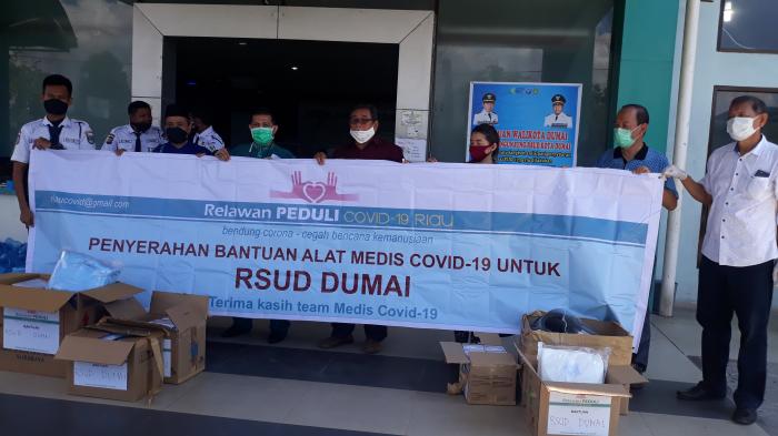 Relawan Peduli Covid-19 Riau Perwakilan Dumai Bantu Alat Medis Untuk RSUD Dumai