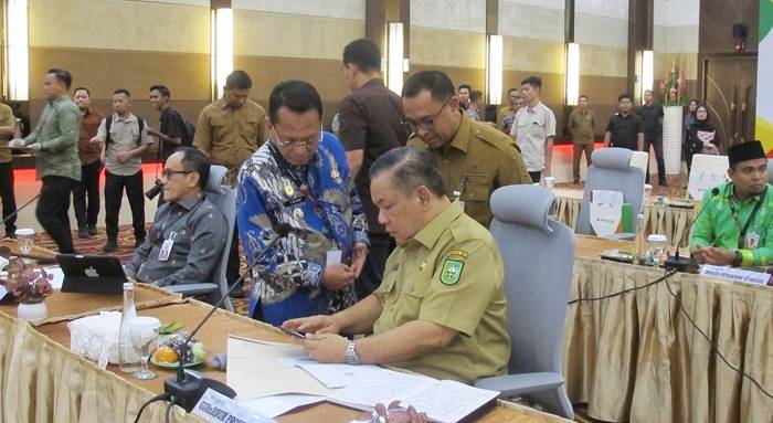 Hadiri RUPS-LB BRK Syariah, Bupati Rohil Dukung Pembenahan Struktur dan Kepatuhan Regulasi