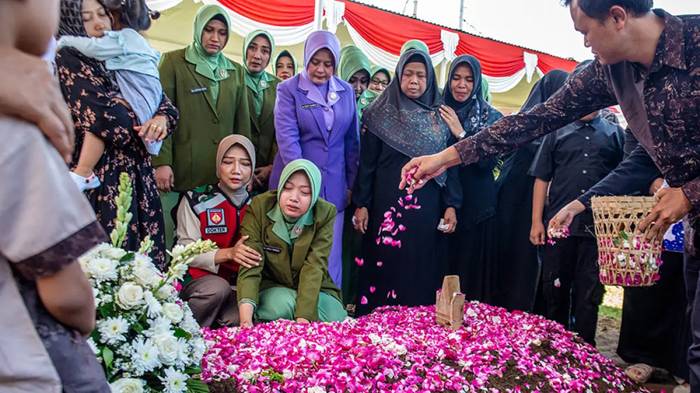 Tiga Prajurit TNI yang Gugur di Lebanon Dimakamkan di Taman Makam Pahlawan