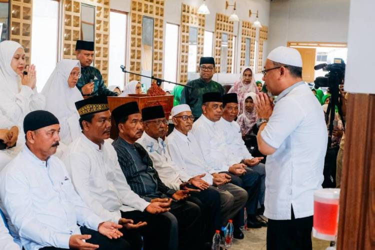 Tepuk Tepung Tawar CJH IKROHIL, Sekdako Fahmi Titip Doa untuk Masyarakat Kota Dumai