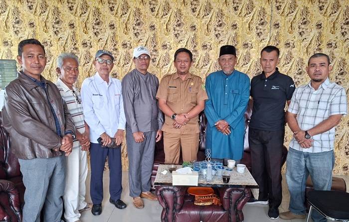 Diskominfotiks Rohil Terima Audiensi Tokoh Pers Terkait Hak Media