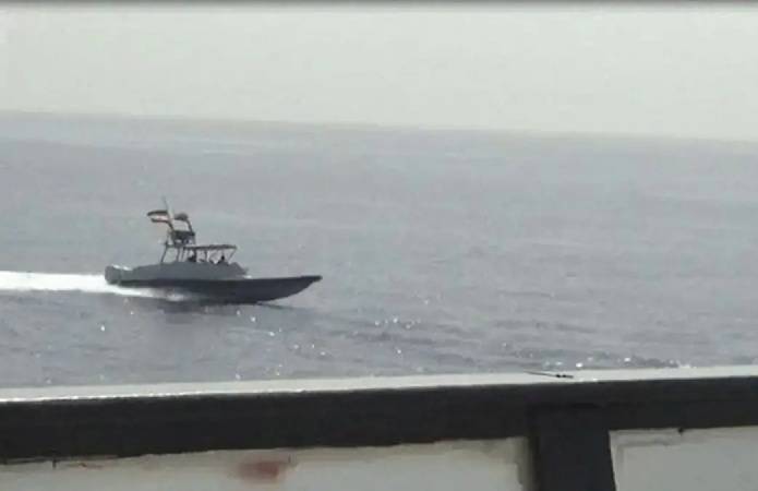 Kembali Memanas! Kapal Tanker Sekutu AS di Selat Hormuz Ditembaki Iran