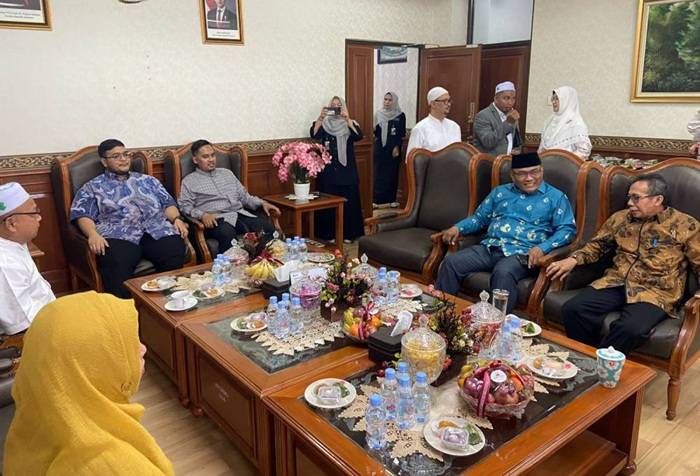 Sugiyarto Hadiri Tabligh Akbar Bersama UAS, Ajak Umat Bangun &ldquo;Istana di Surga&rdquo; Melalui Masjid Al Jamiah UIN Suska