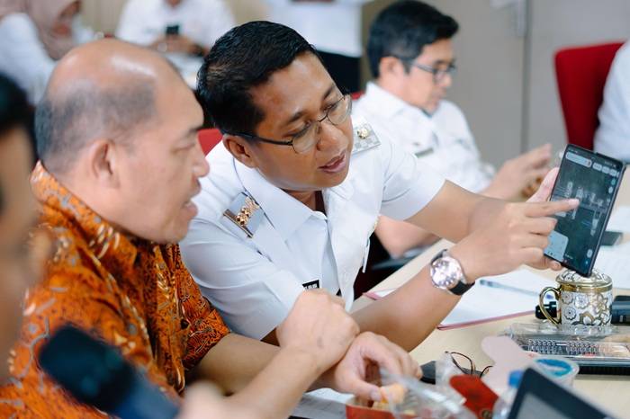 Pimpin FGD Bersama Kemendikdasmen, Charles Targetkan Dokumen SNT Rampung Tahun Ini