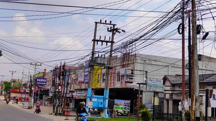 Kabel dan Tiang FO di Kota Pekanbaru Paling Lambat Bulan Mei Dilakukan Penertiban
