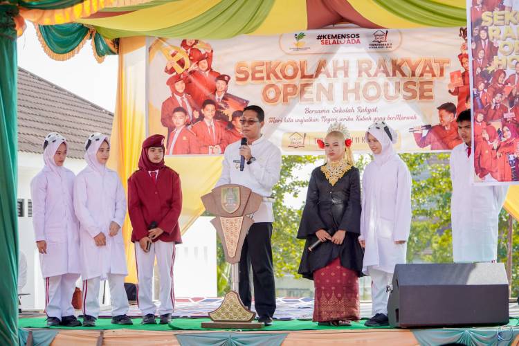 Jhony Charles Buka Open House SR Terintegrasi 11 Rohil, Tegaskan Komitmen Pemkab Cetak Generasi Berkarakter