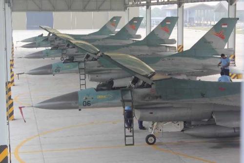 Mesin Pesawat F-16 Bisa Keluarkan Suara Mirip Ledakan Bom