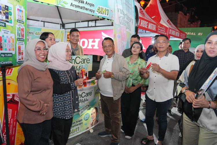 Bupati H. Bistamam Resmikan Bazar Festival Ekraf Pesona Boapi, Perkuat UMKM dan Digitalisasi Transaksi di Kawasan QRIS