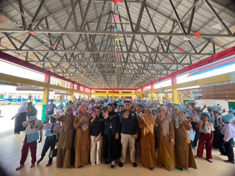 Diskominfotiksan Dumai Edukasi Siswa Baru SMPN 4 Bijak Bermedsos Lewat Program Goes to School