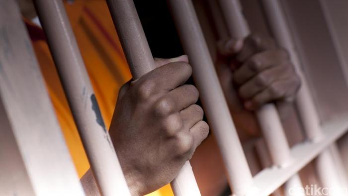 Seorang Pria Ditangkap Polisi, Dugaan Retas Sistem Pengisian Pulsa Minimarket