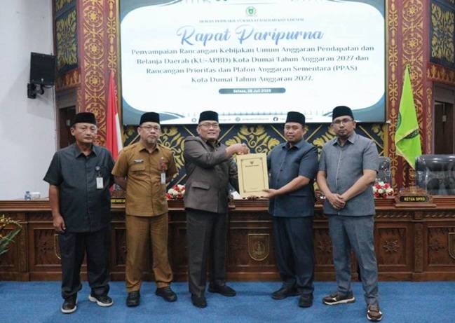 Pemko Dumai Serahkan Rancangan KUA-PPAS 2027 ke DPRD, Prediksi Pendapatan Daerah Capai Rp1,5 T