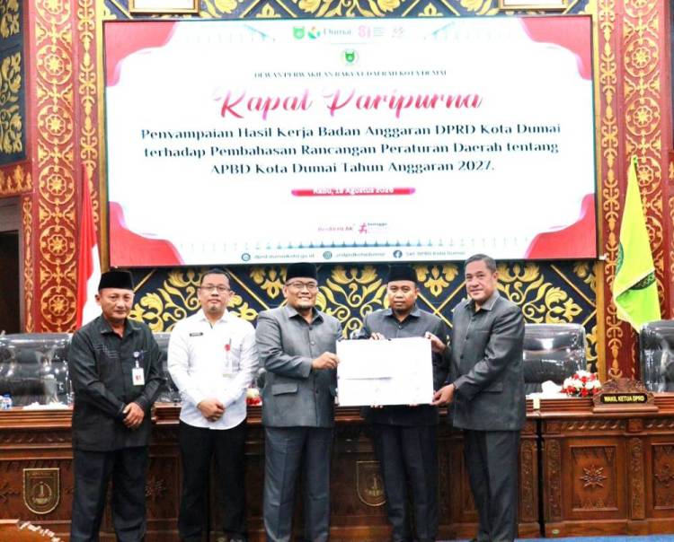 Rapat Paripurna, DPRD dan Pemko Dumai Sepakati Ranperda APBD 2027 Senilai Rp1,7 Triliun