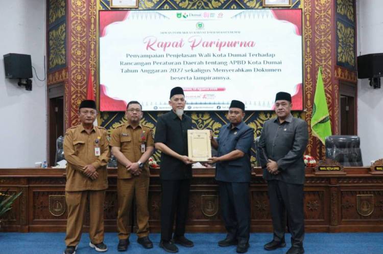 Wali Kota H. Paisal Sampaikan Penjelasan Ranperda APBD Kota Dumai TA 2027 dalam Rapat Paripurna DPRD