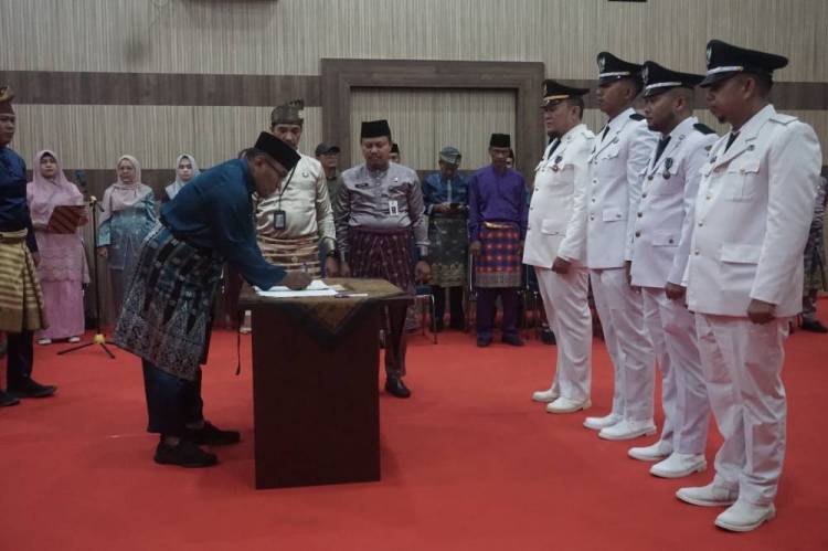 Wawako Sugiyarto Kembali Melantik dan Mengambil Sumpah Jabatan 48 Pejabat Administrator dan Pengawas di Lingkungan Pemko Dumai