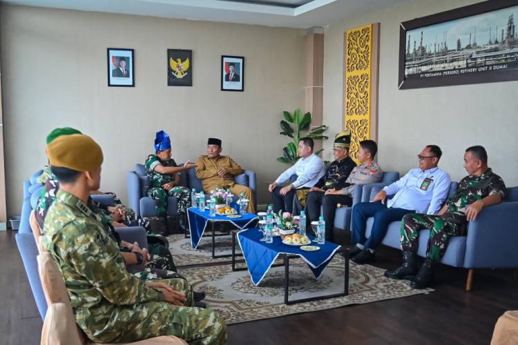 Panglima Kosek I Tiba di Dumai, Wakil Wali Kota  Sambut Kunjungan Kerja TNI AU