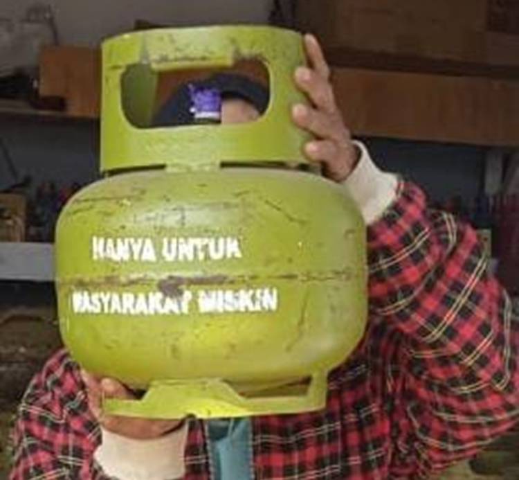 Perjalanan Panjang &ldquo;Si Melon&rdquo; demi Menjaga Asa Anggraini dan Tuti agar Dapur Tetap Mengepul