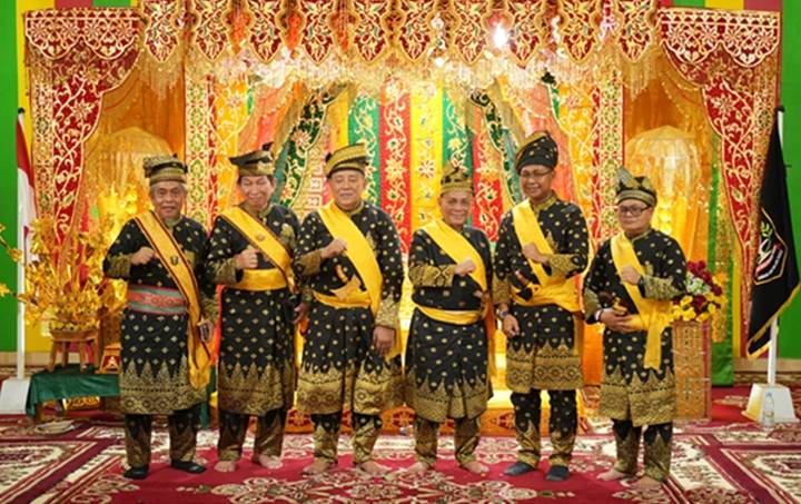 Ketua Umum MKA LAM Riau Kabupaten Rohil, Datuk Seri H Fuad Ahmad Dikukuhkan
