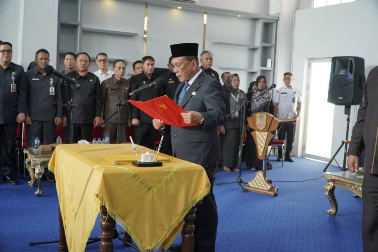 Bupati Bistamam Lantik 26 Pejabat Baru di Rohil, Tekankan Pelayanan Publik dan Integritas