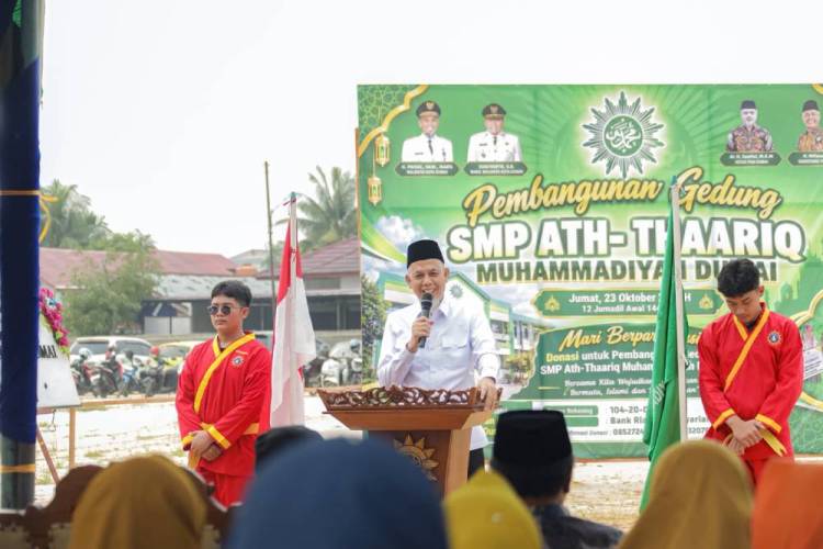 Dukung Kemajuan Pendidikan, Wako H. Paisal Letakan Batu Pertama Pembangunan SMP Ath-Thaariq Muhammadiyah Dumai