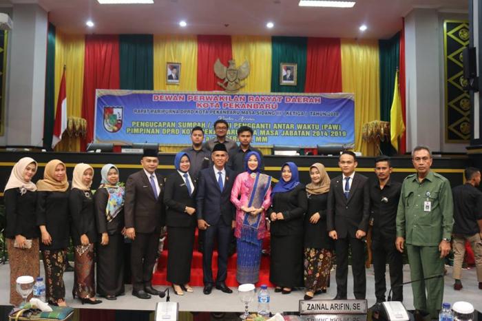 Sumpah Jabatan PAW Ketua DPRD Pekanbaru