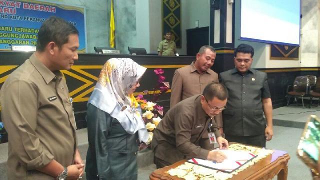Rapat Paripurna DPRD Pekanbaru Tentang Pertanggungjawaban Pelaksanaan APBD Kota Pekanbaru Tahun 2017