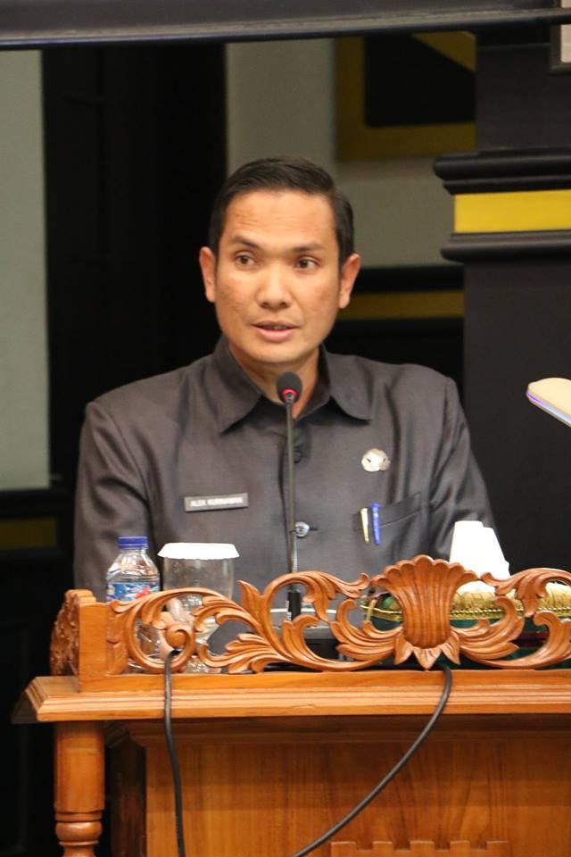 Galeri Pandangan Umum Fraksi Tentang Empat Ranperda