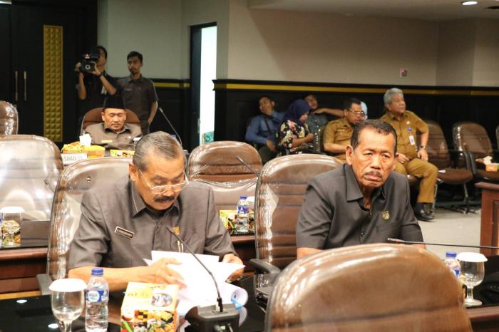 Galeri Pandangan Umum Fraksi Tentang Empat Ranperda