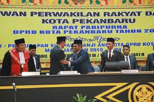 Pelantikan 45 Anggota DPRD Pekanbaru 2019-2024