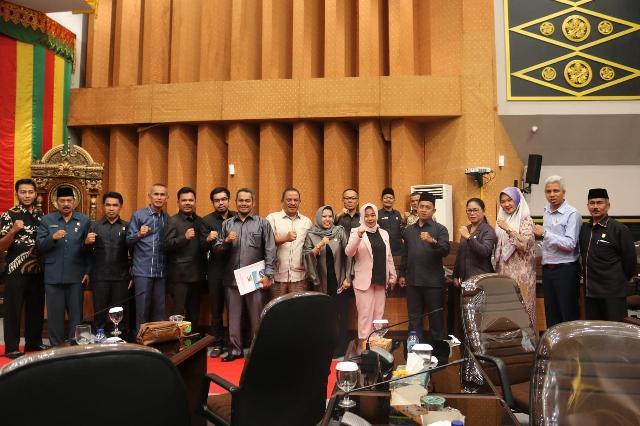 DPRD�Pekanbaru Sidang Paripurna Pembentukan dan Pengesahan AKD