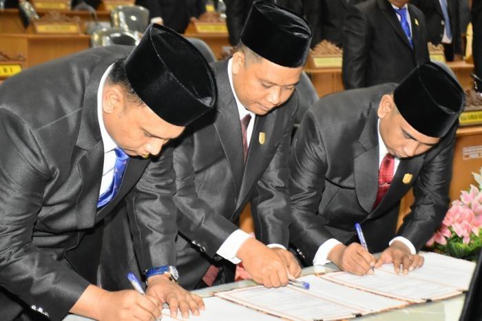 3 Pimpinan Definitif DPRD Dumai Dilantik