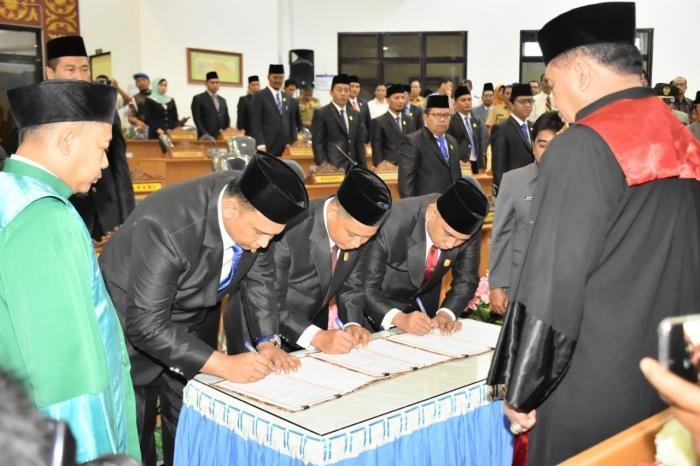 3 Pimpinan Definitif DPRD Dumai Dilantik