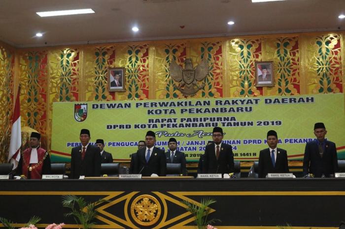 Paripurna�Pengucapan Sumpah Janji Pimpinan DPRD Pekanbaru
